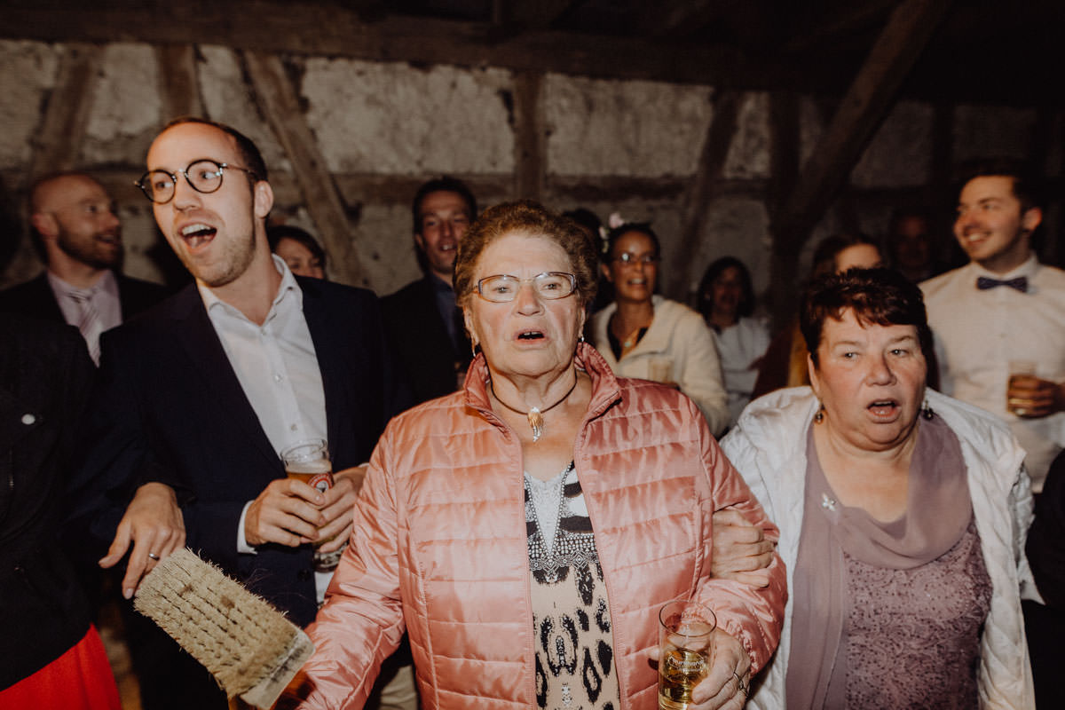 Vintage Scheunen Hochzeit Schwäbische Alb Siebenbürgen Brautklau