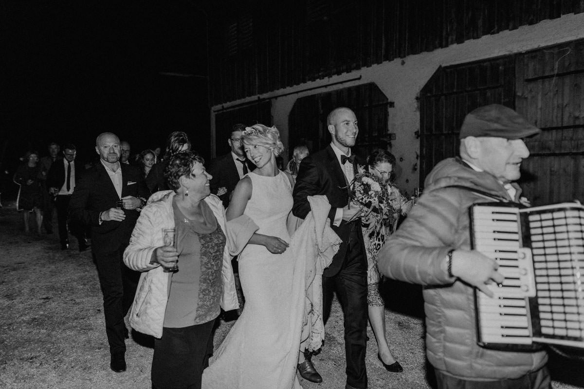 Vintage Scheunen Hochzeit Schwäbische Alb Brautklau